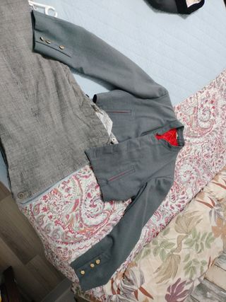 Precioso traje corto con dos calzonas