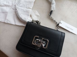 Bolso Calvin Klein cadena 