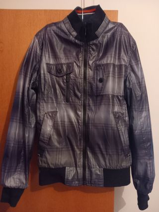 Chaqueta tipo bomber reversible