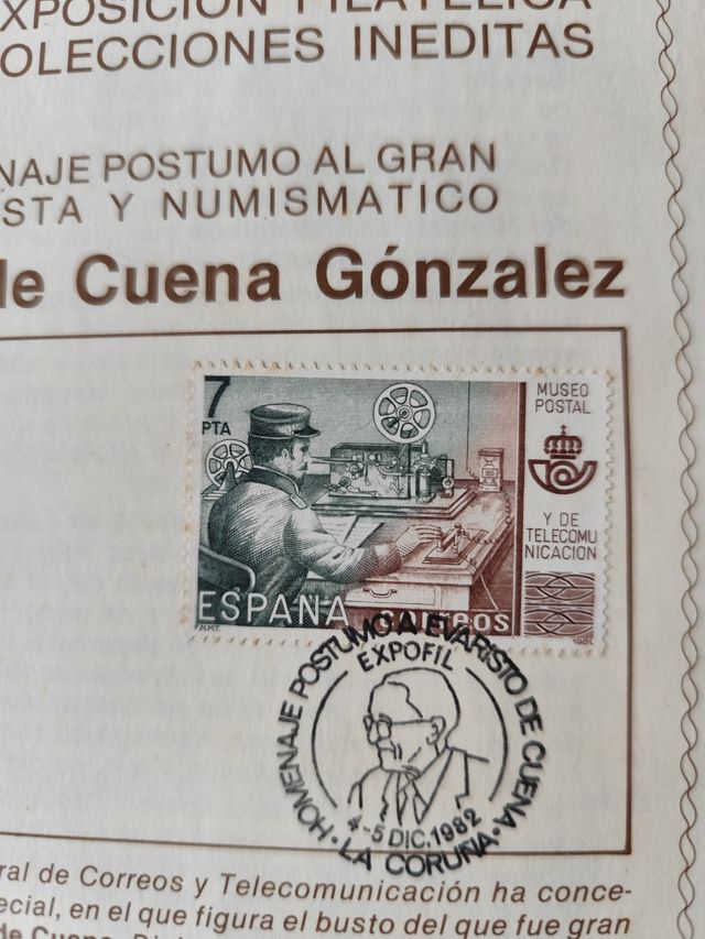 Dípticos y sobre con sello Evaristo Cue