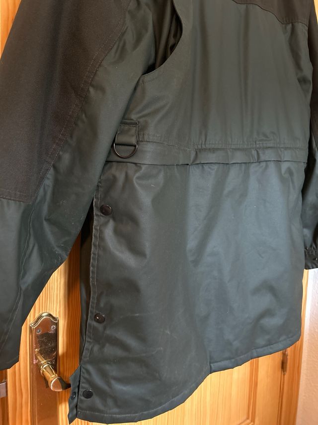 Chaqueton impermeable L verde  como nuevo casi sin