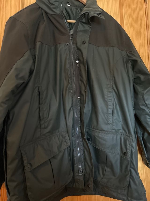 Chaqueton impermeable L verde  como nuevo casi sin