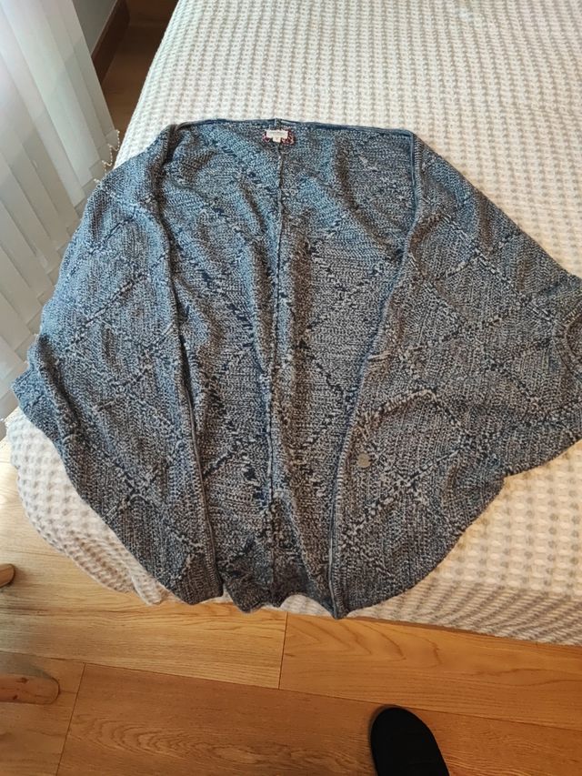 Chaleco, tipo poncho ,pepe jeans