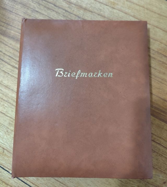 Album antiguo con sellos variados 