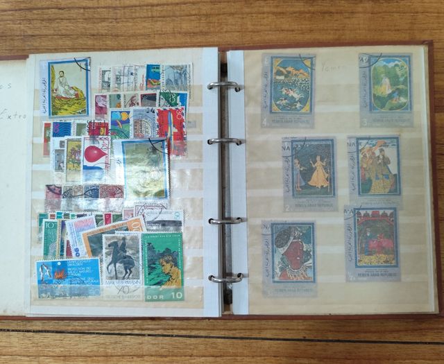 Album antiguo con sellos variados 