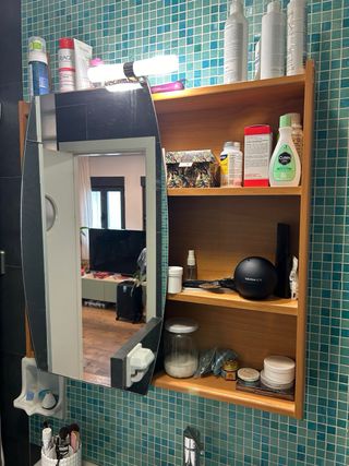 Mueble de baño con espejo