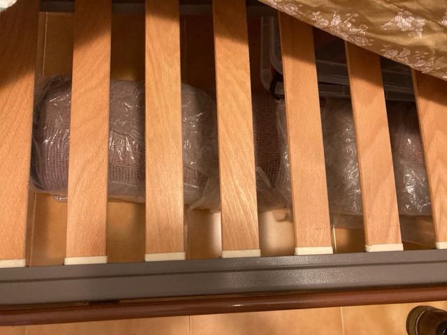 Oferta 2 camas sin colchon listas para usar.