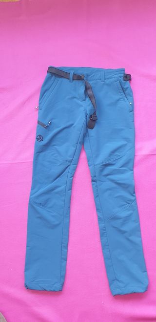 Vendo pantalones trekking mujer.