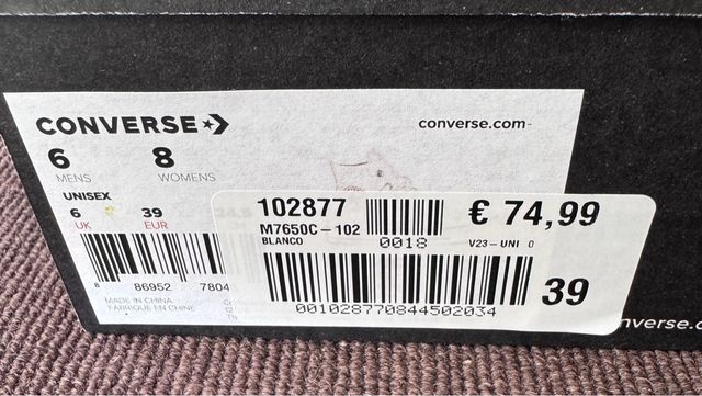 Converse. Chuck Taylor 39