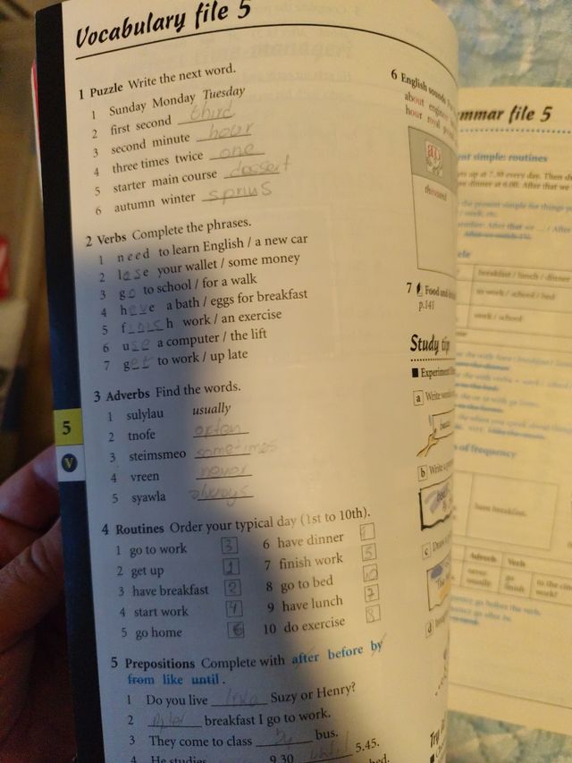 English File 1: Student's Book