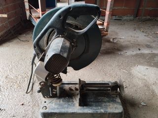 Maquina ingletadora de cortar metal