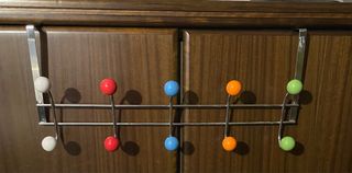 Percha para las puertas