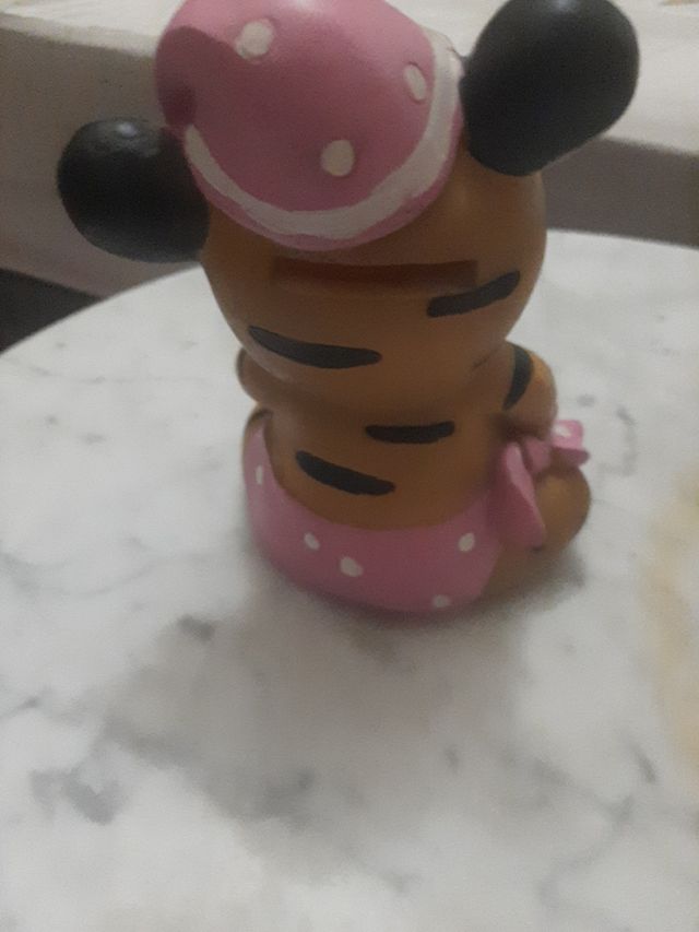 2 Huchas y 5 figuras