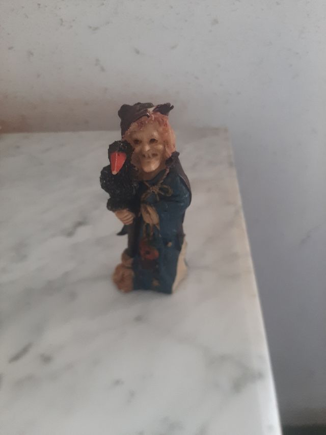 2 Huchas y 5 figuras