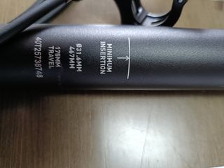 LOTE TIJA TELESCÓPICA Y MANILLAR DE CARBONO