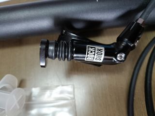 LOTE TIJA TELESCÓPICA Y MANILLAR DE CARBONO