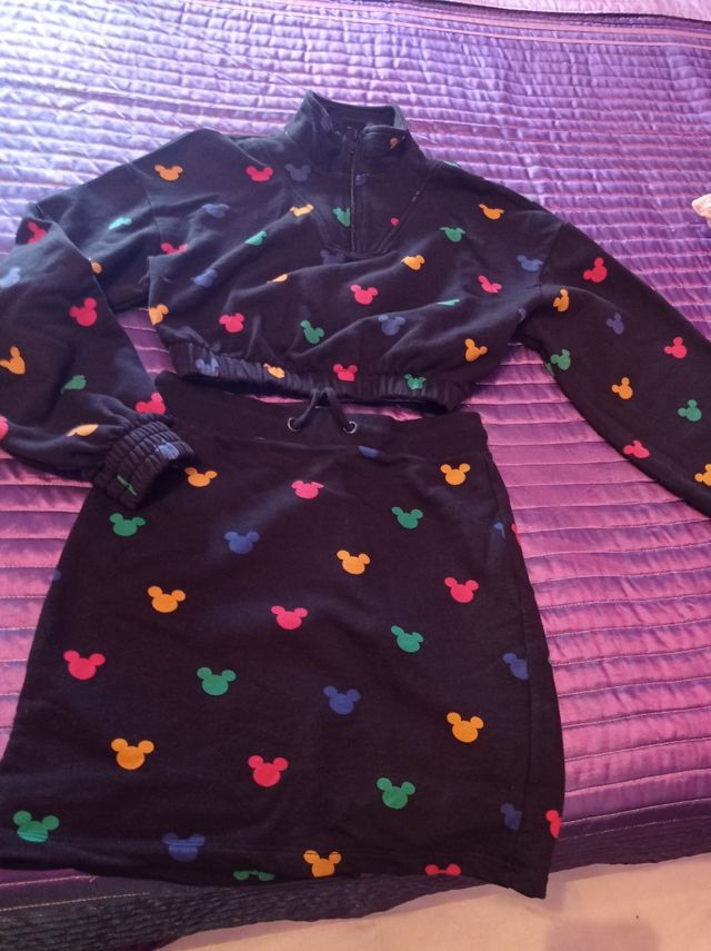 Conjunto falda y sudadera Bershka