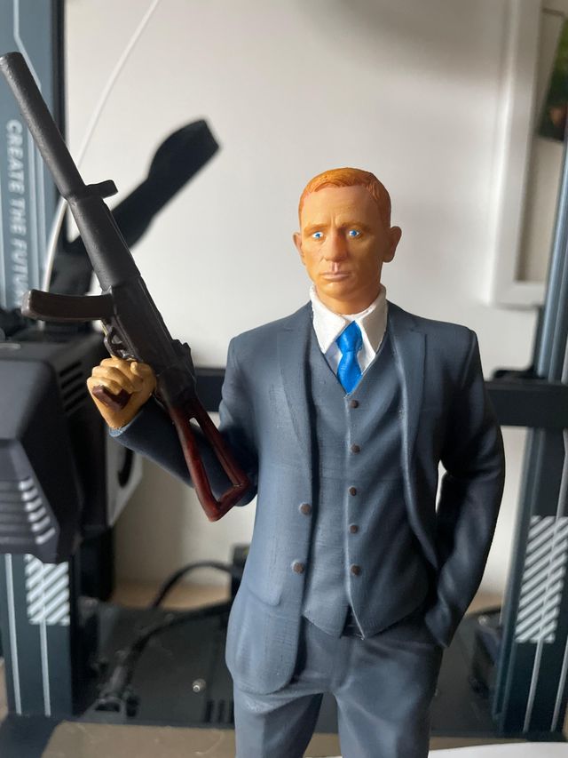 Daniel Gray (007) 20cm