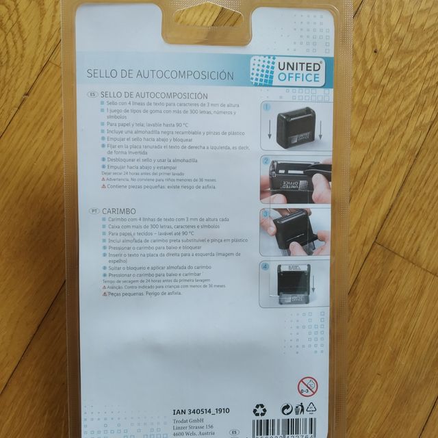 Marcador de libros y ropa nuevos