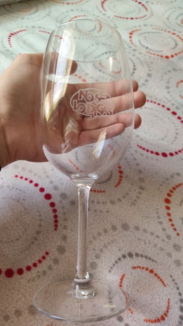 Juego de copas de vino con serigrafía