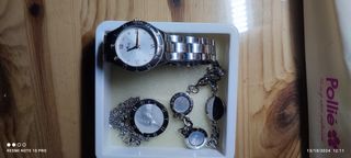 Reloj Lotus, Collar más pulsera