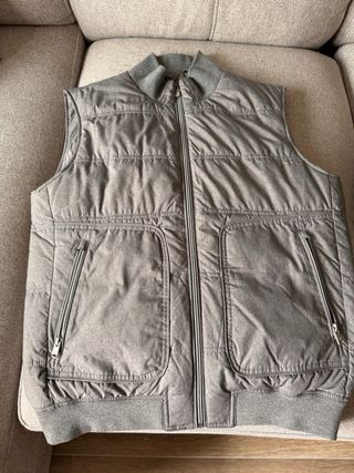 Chaleco mango gris