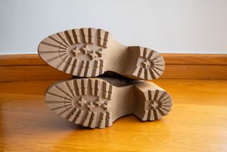 ALPE · botas altas de piel en color caqui · 38