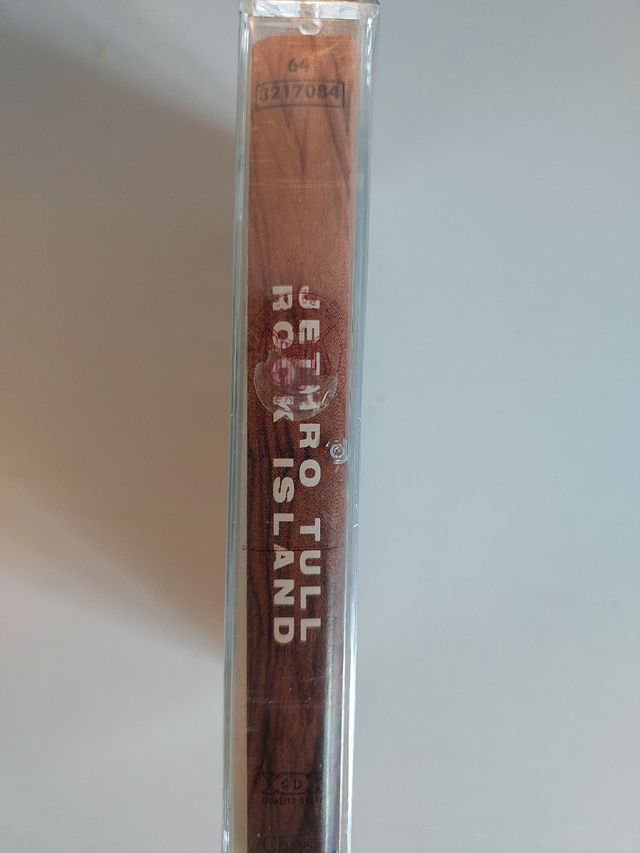 Jethro Tull - Rock Island (MC sigillata)