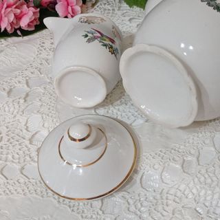 Cafetera y lechera porcelana