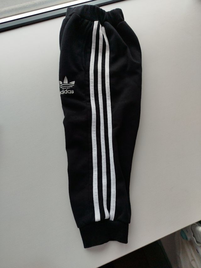 Pantalón chándal Adidas 5 años
