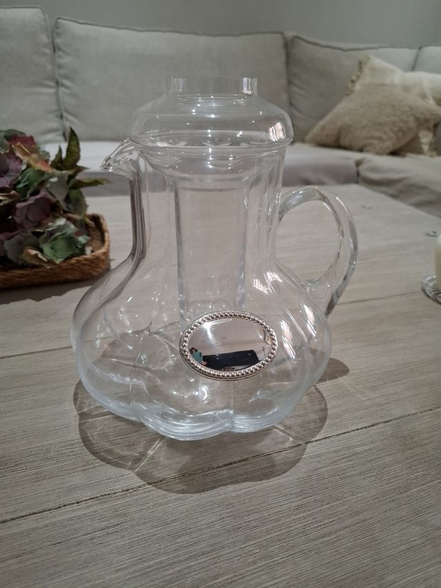 Jarra de cristal con recipiente para hielo