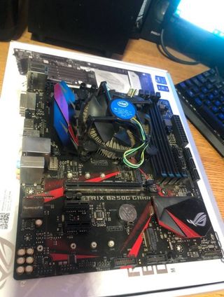 Vendo placa base Asus B250G