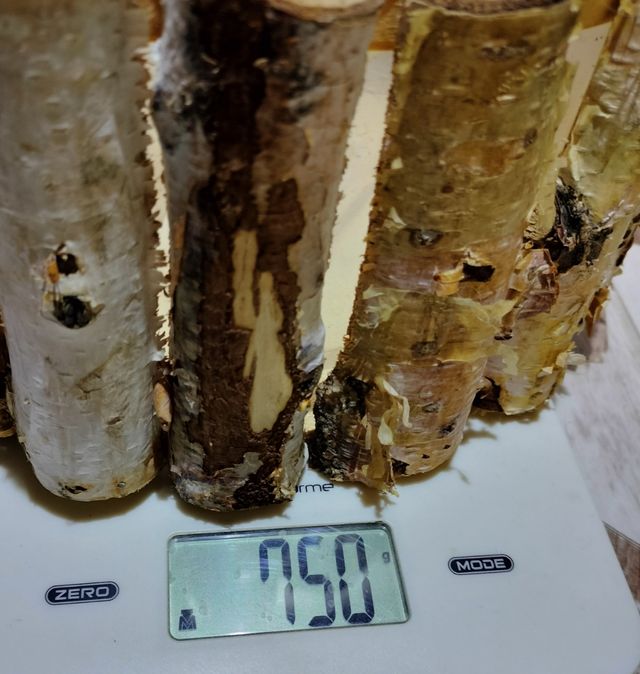 Porta vaso rotondo in legno da balcone