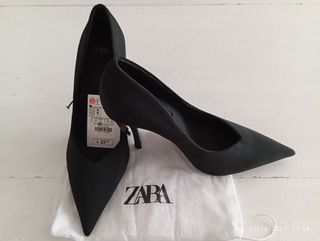 Zapato de salón negro