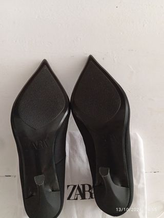 Zapato de salón negro