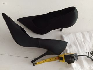 Zapato de salón negro