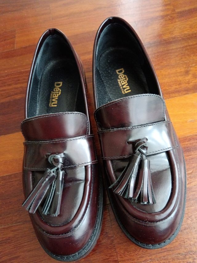 Mocassini bordeaux con fondo roccia