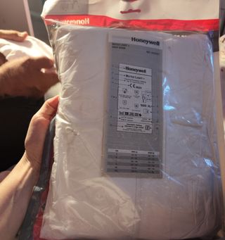 Mono de protección trabajo