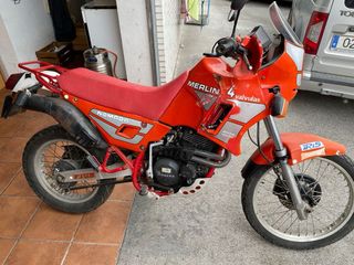 Moto merlin nomada
