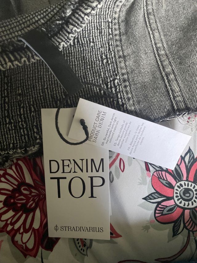 Top denim gris Stradivarius 