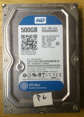 Discos Duros Internos: 160gb, y 500gb