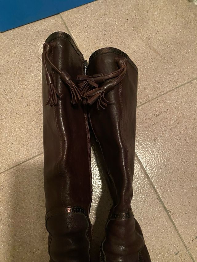 Botas de puel marron