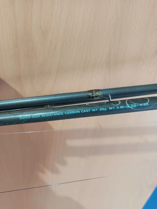 Caña de pescar inglesa y carrete Shimano 

