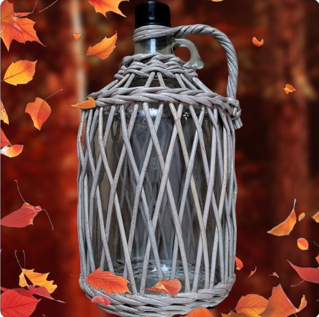 Damajuana, Garrafa de cristal forrada de mimbre ec