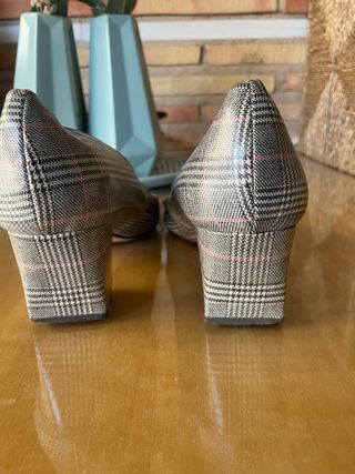 ZAPATO DE SALÓN ESTAMPADO PATA DE GALLO