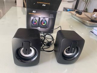 Altavoces activos de sobre mesa