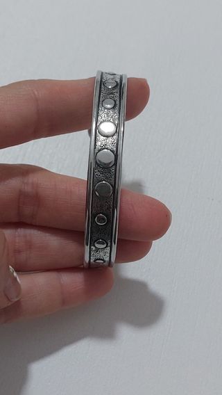 Pulsera brazalete ajustable