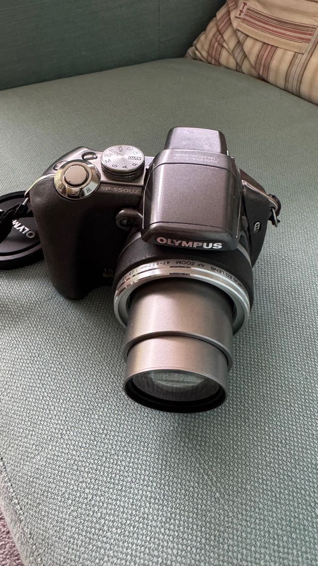 Olympus SP550uz