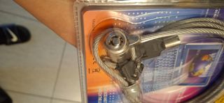 Notebook computer loker