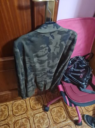 Blazer Zara camuflaje M